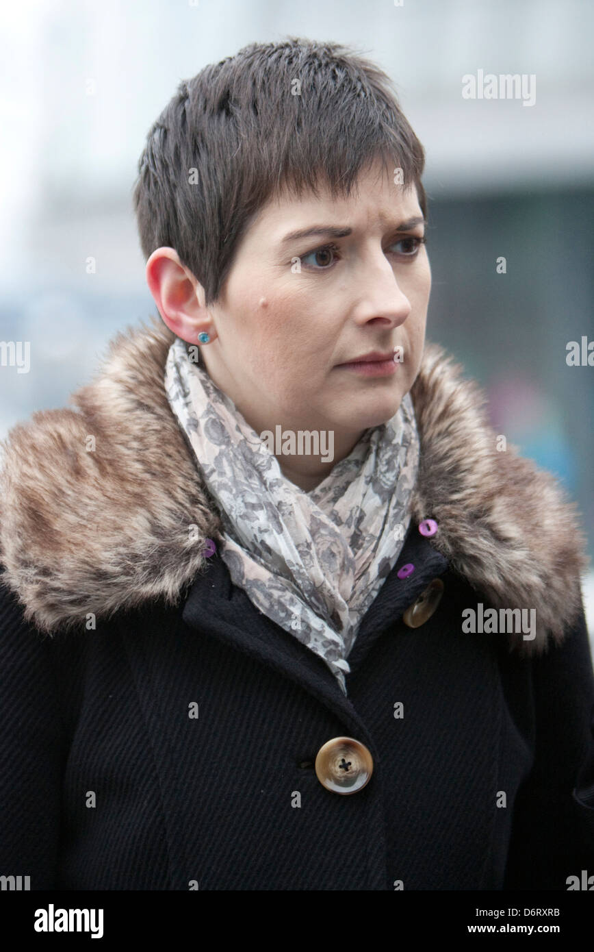 Caroline Pidgeon en dehors de Londres, l'hôtel de ville d'avril 2012 au cours de lib dem Brian Paddick annonce candidat à la mairie Banque D'Images