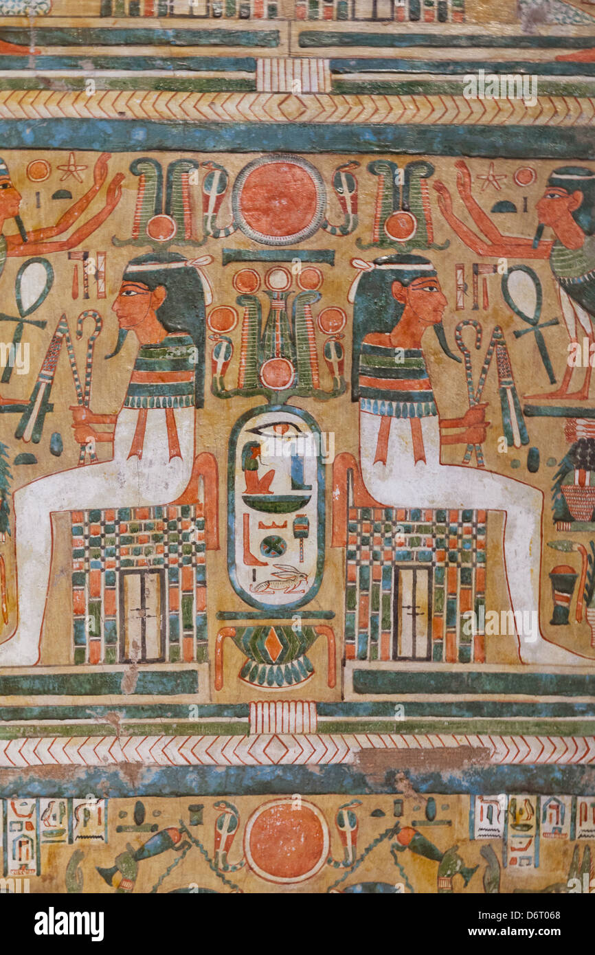 Royaume-uni, Angleterre, Londres, British Museum, chambre égyptienne, détail de cercueil en bois peint d'Katebat 1300BC Banque D'Images