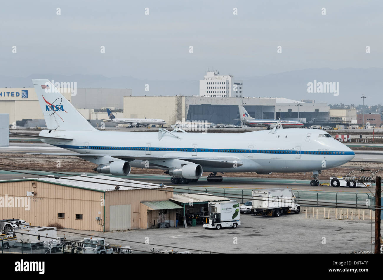 USA, Californie, Los Angeles, l'aéroport de LAX, la navette spatiale Boeing 747-123 avion transporteur Banque D'Images