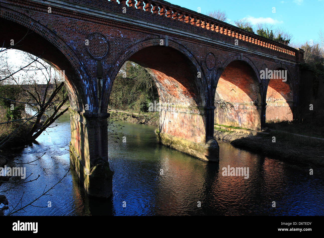 Pont ferroviaire de Leatherhead, Surrey, Angleterre Banque D'Images