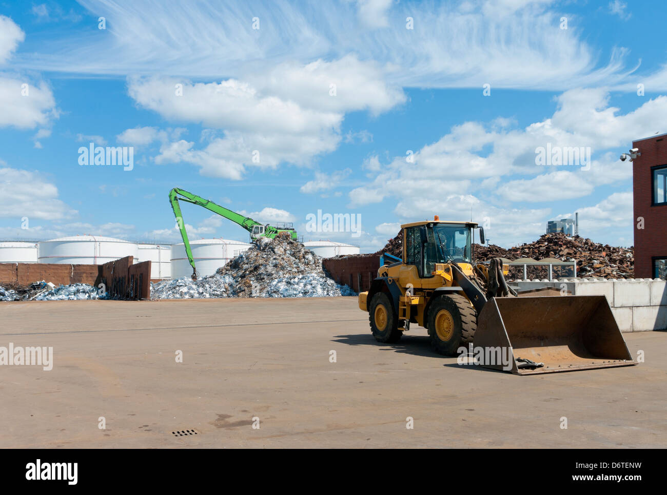 Différents tas de métal recyclé à partir de épaves de voitures Banque D'Images