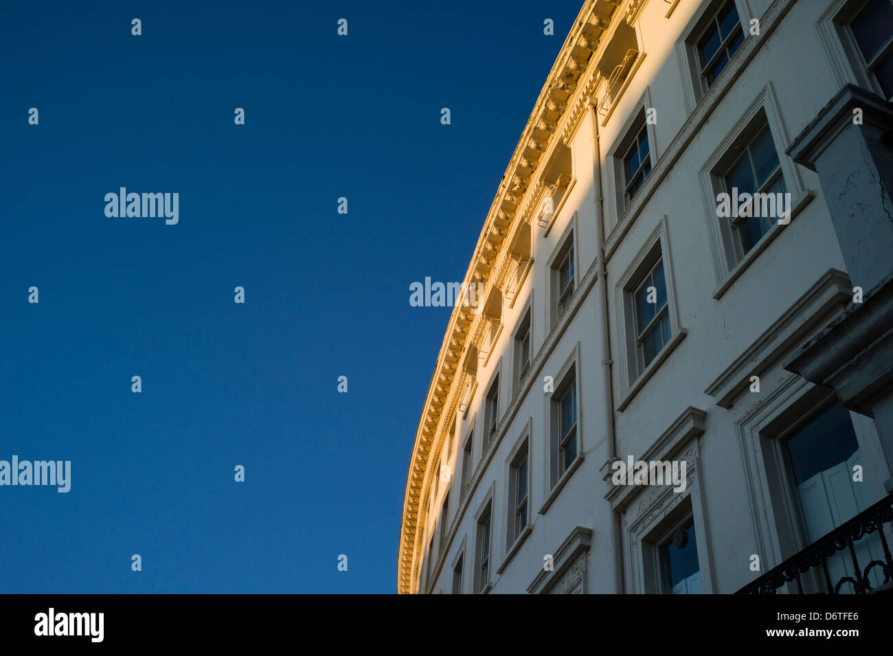 La lumière du soleil sur le terrasse de maisons,Regency Adelaide Crescent, Palmeira Square, Brighton et Hove (Royaume-Uni) Banque D'Images