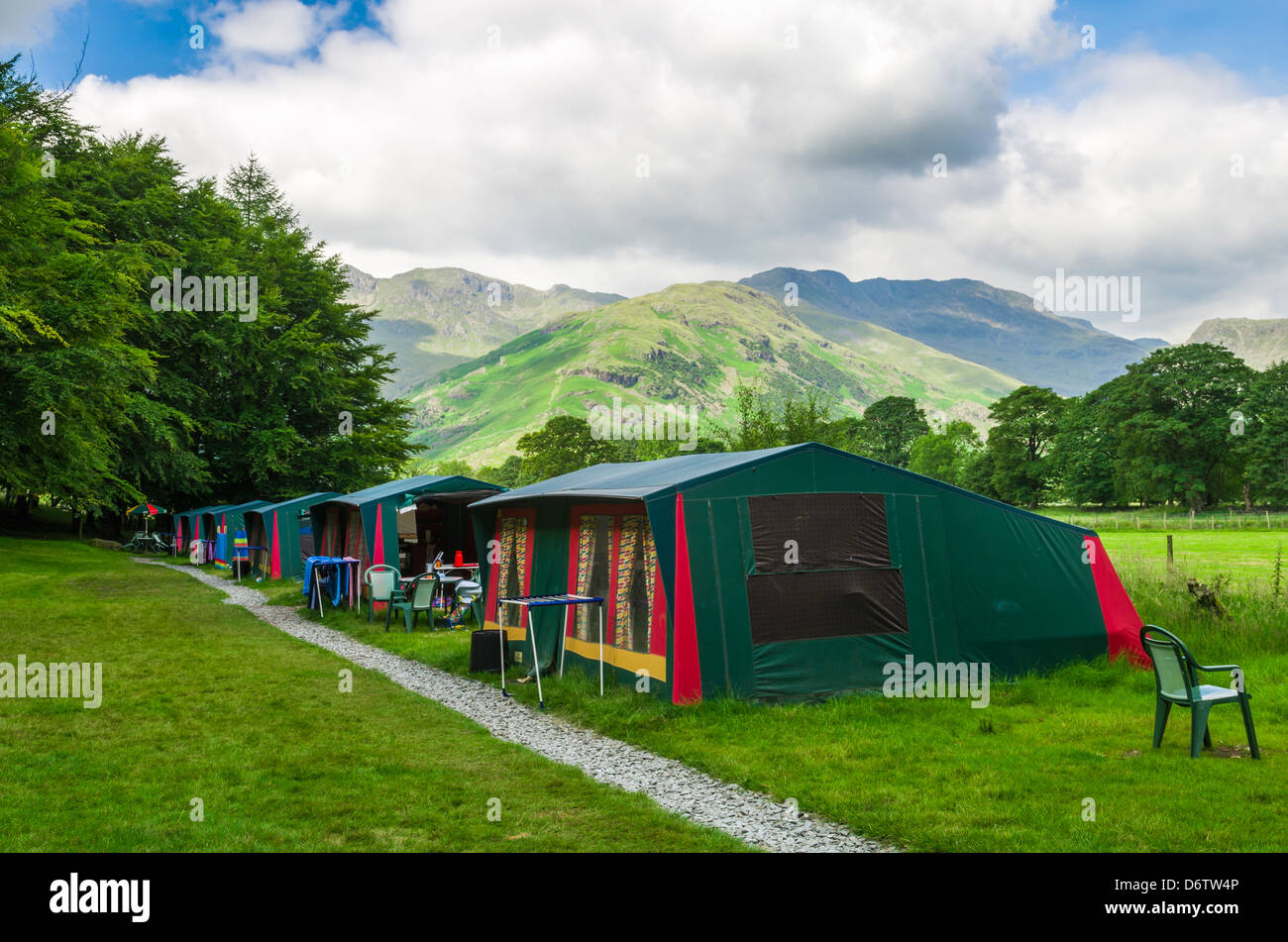 Camping dans la vallée de Langdale dans le Parc National du Lake District, Cumbria, Angleterre. Banque D'Images