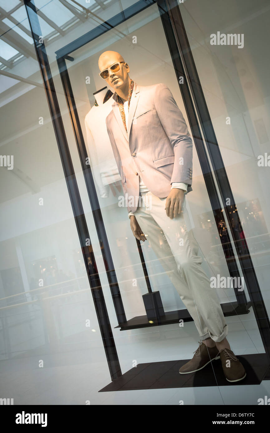 High street fashion afficher Banque D'Images