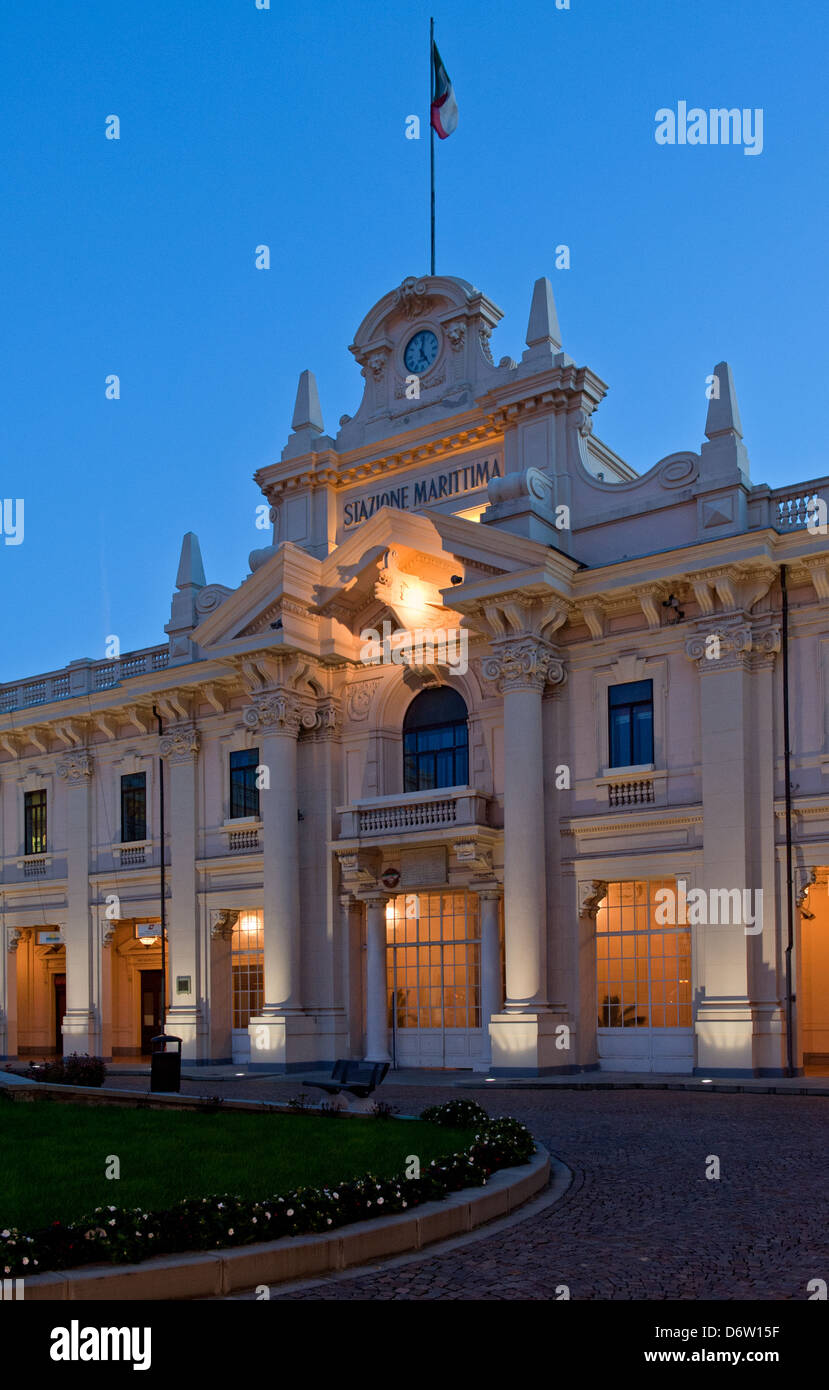 Gênes, Italie, la Stazione Marittima-de-Gênes Banque D'Images