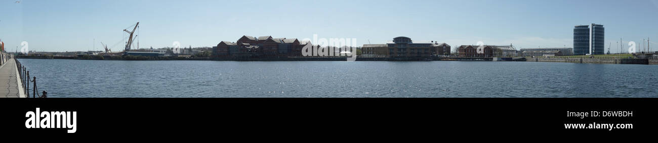 La rivière Medway chatham clear sky crane eau rainurée Banque D'Images