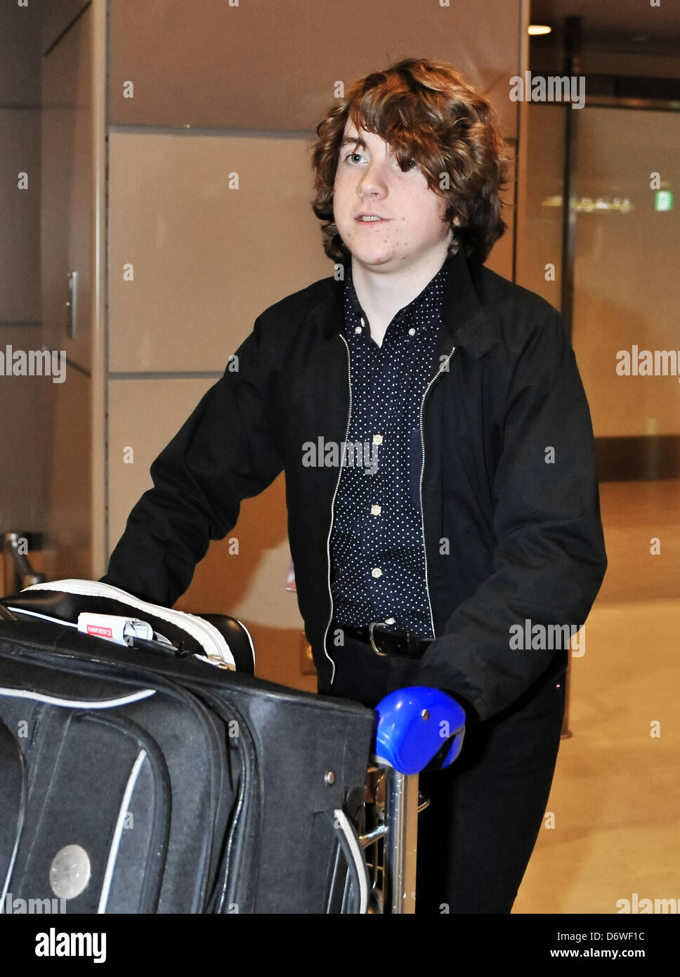 Narita, Japon. 23 avril, 2103. The Strypes, Evan Walsh, Pete O'Hanlon, Ross Farrelly, Josh McClorey, 23 avril 2013, Tokyo, Japon : Pete O'Hanlon de The Strypes arrive à l'Aéroport International de Narita, dans la préfecture de Chiba, au Japon le 23 avril 2013. (Photo par Aflo/Alamy Live News) Banque D'Images