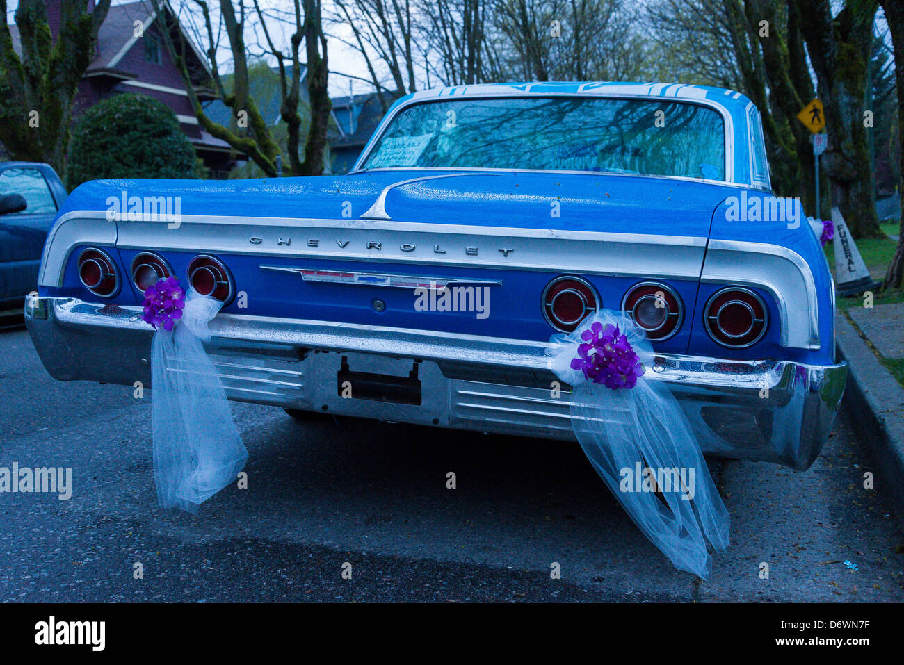Vieille Chevrolet au mariage Banque D'Images