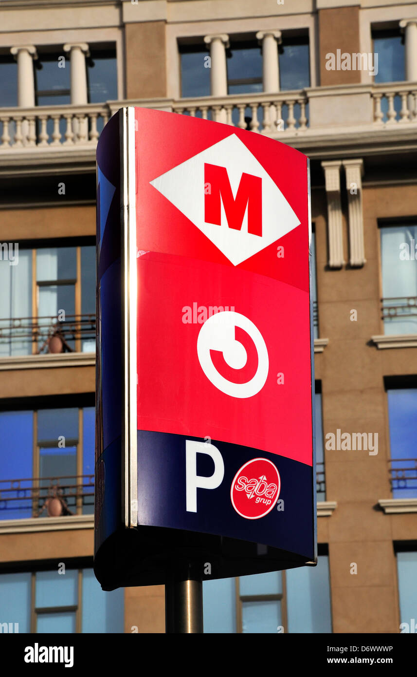 Barcelone, Catalogne, Espagne. Metro sign Banque D'Images