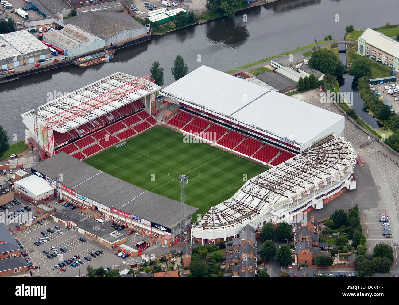 Image aérienne de Nottingham Forest Football club sol Le sol dans la ville  de Nottingham Photo Stock - Alamy