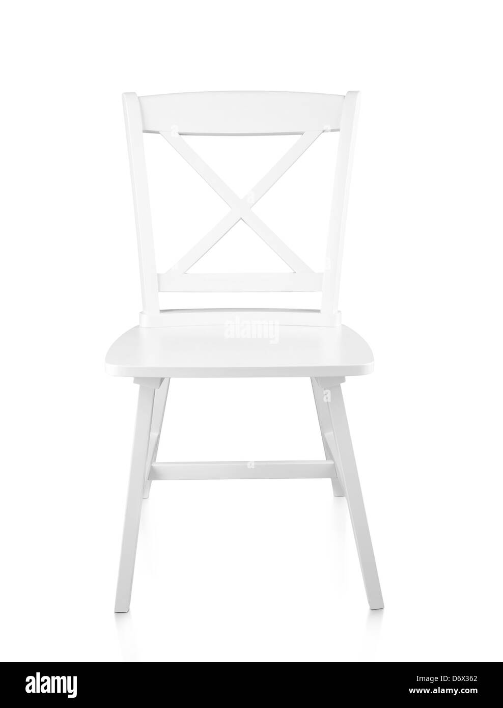 Chaise en bois blanc sur fond blanc Banque D'Images