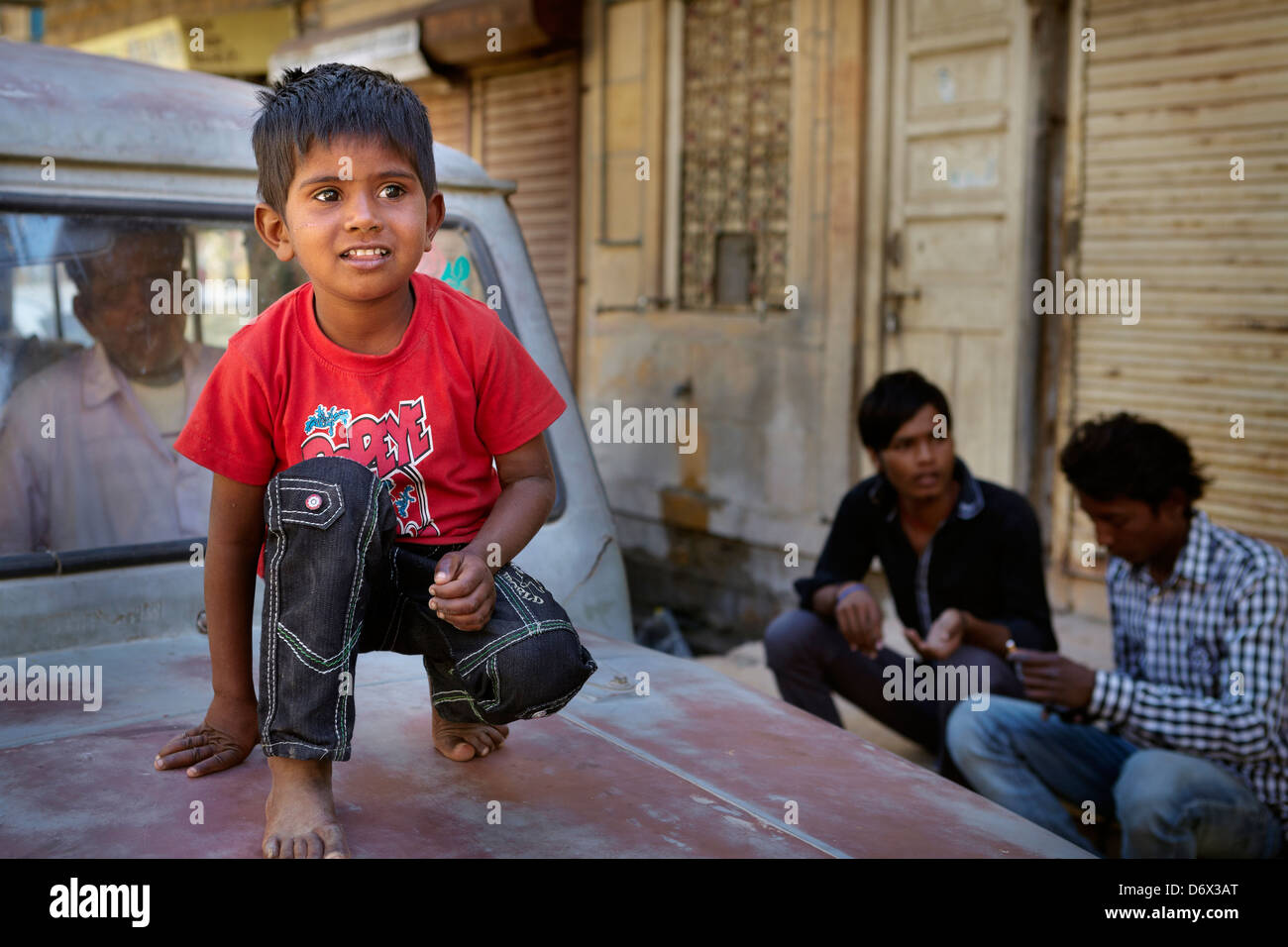 Portrait of smiling boy l'Inde, Jaisalmer, Inde Banque D'Images