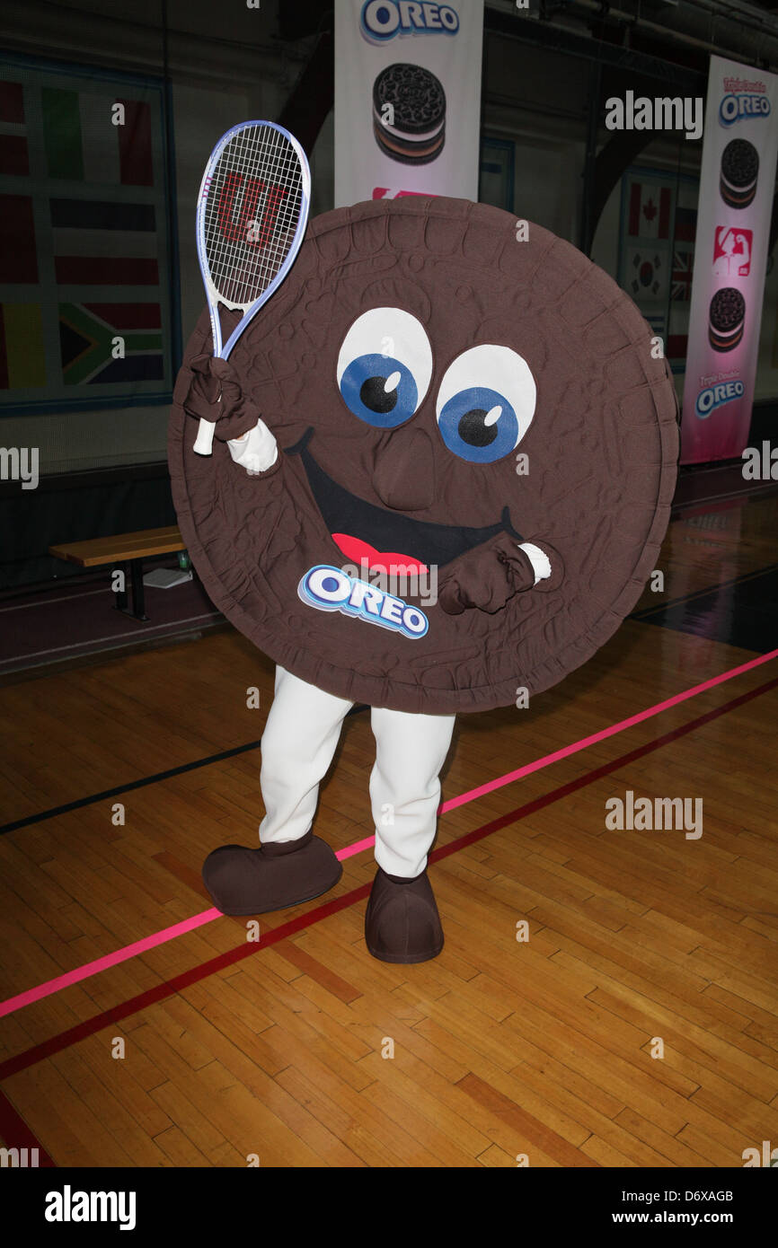 Mascot Lancement du biscuit Oreo Triple Double game day challenge, qui a eu lieu au Centre sportif à Chelsea Piers, New York, Banque D'Images