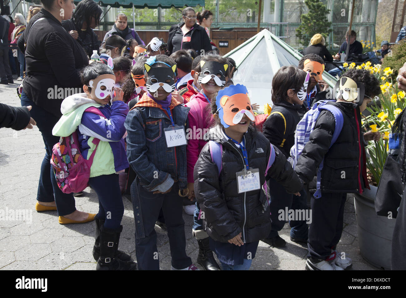 Sortie scolaire au Jardin botanique de Brooklyn, Brooklyn, NY. Banque D'Images