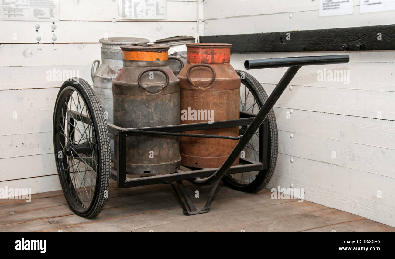 Vieux handcar avec fond de bois et de désabonnement Banque D'Images