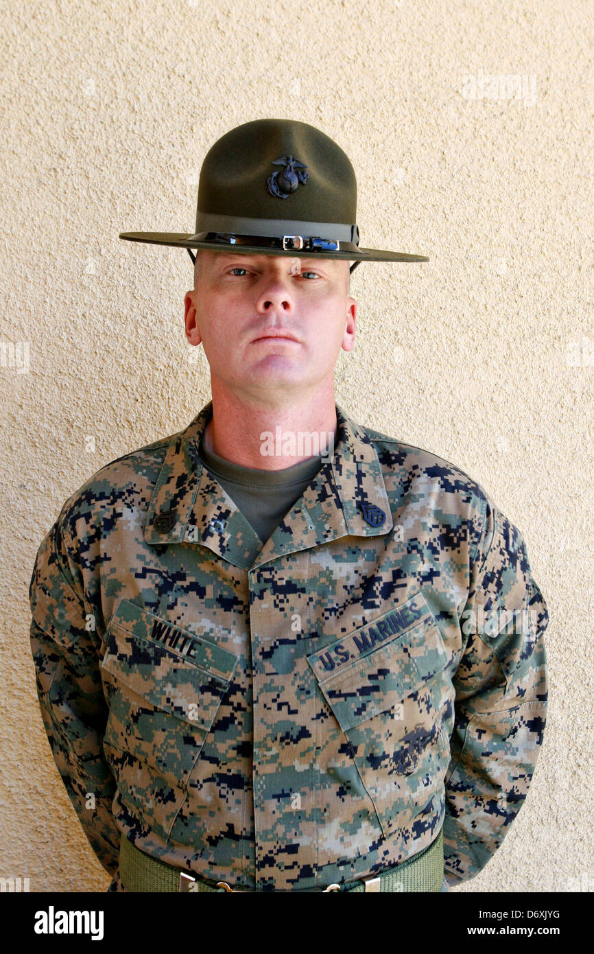 US Marine Corps percer le Sergent instructeur. Michael E. White, au Marine  Corps Recruter Depot le 16 janvier 2013 à San Diego, CA Photo Stock - Alamy