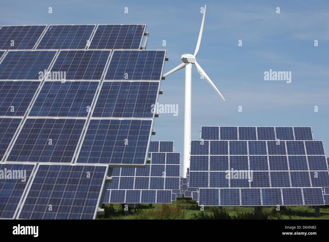 Nordhackstedt, Allemagne, ferme solaire composé de systèmes de suivi Banque D'Images