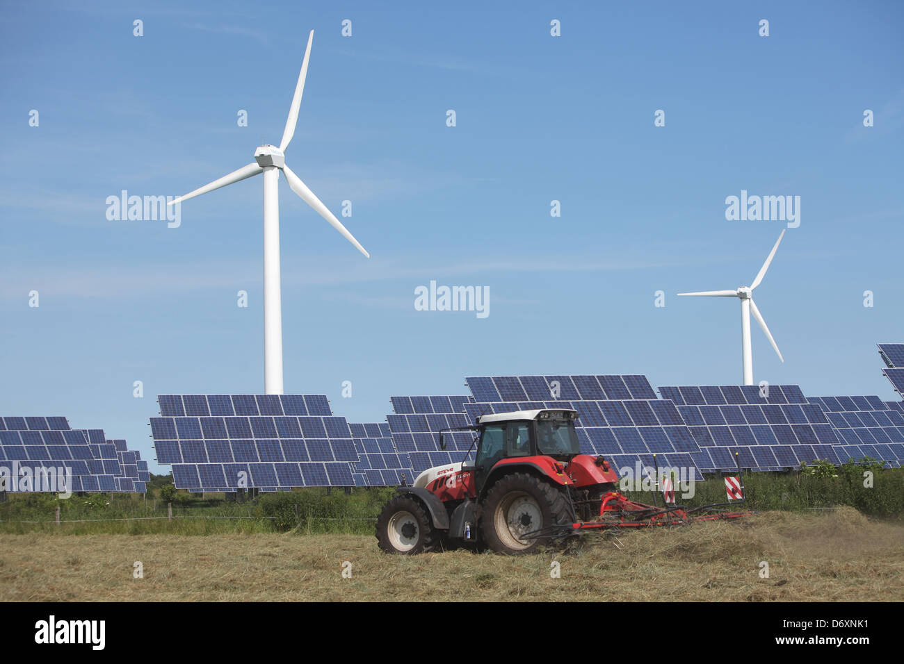 Nordhackstedt, Allemagne, ferme solaire composé de systèmes de suivi Banque D'Images