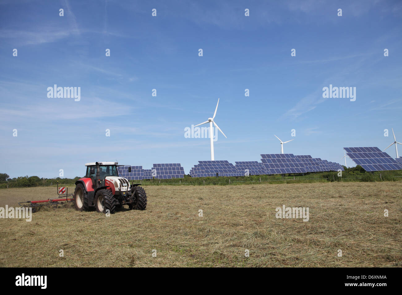 Nordhackstedt, Allemagne, ferme solaire composé de systèmes de suivi Banque D'Images