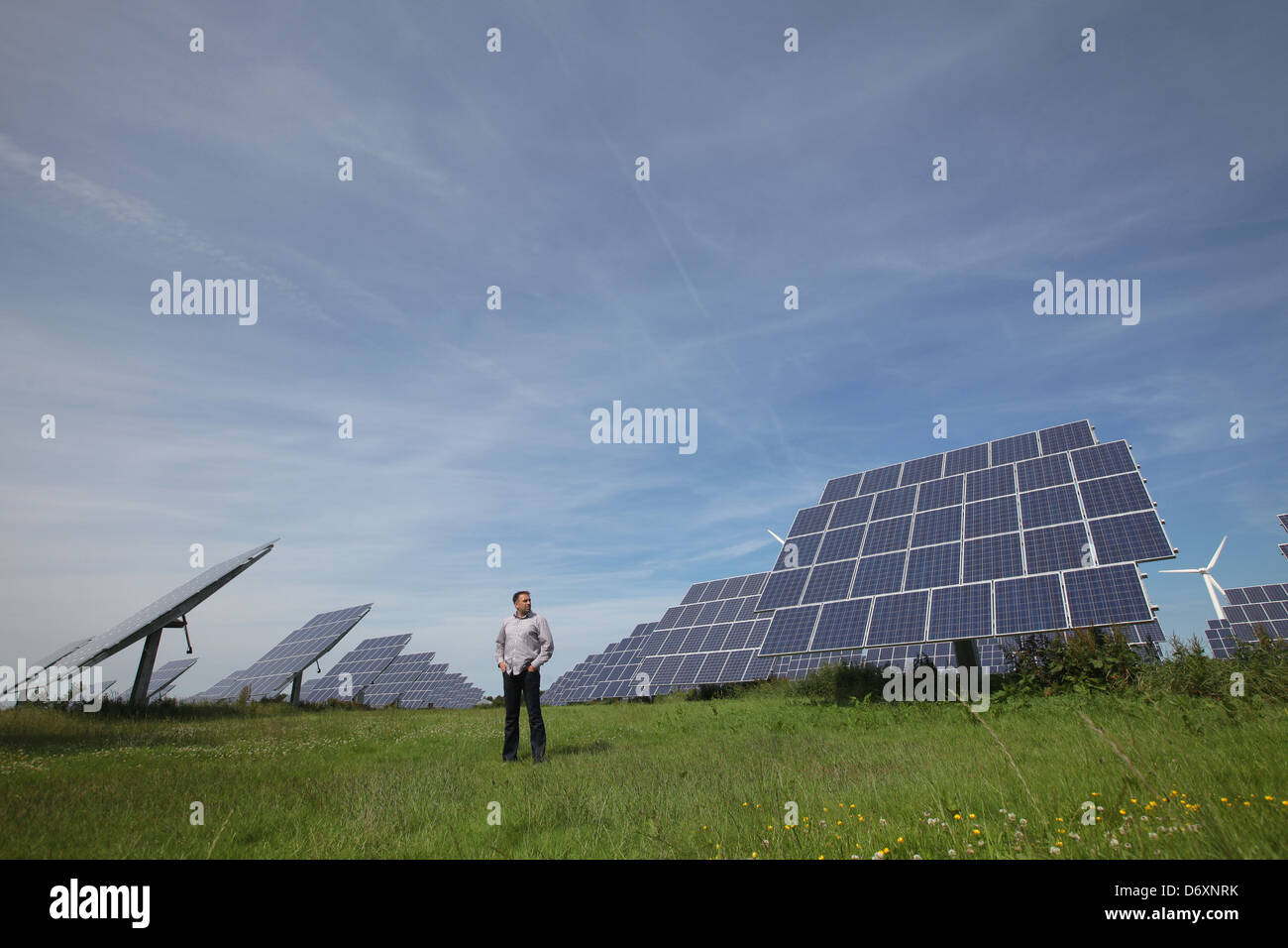 Nordhackstedt, Allemagne, ferme solaire composé de systèmes de suivi Banque D'Images