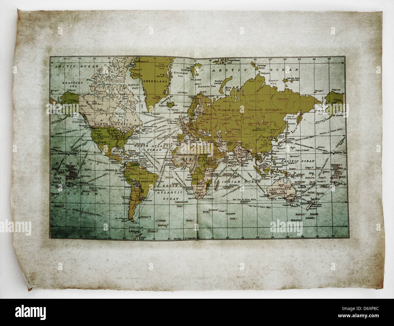 Carte du monde sur le vieux parchemin froissé sales Banque D'Images