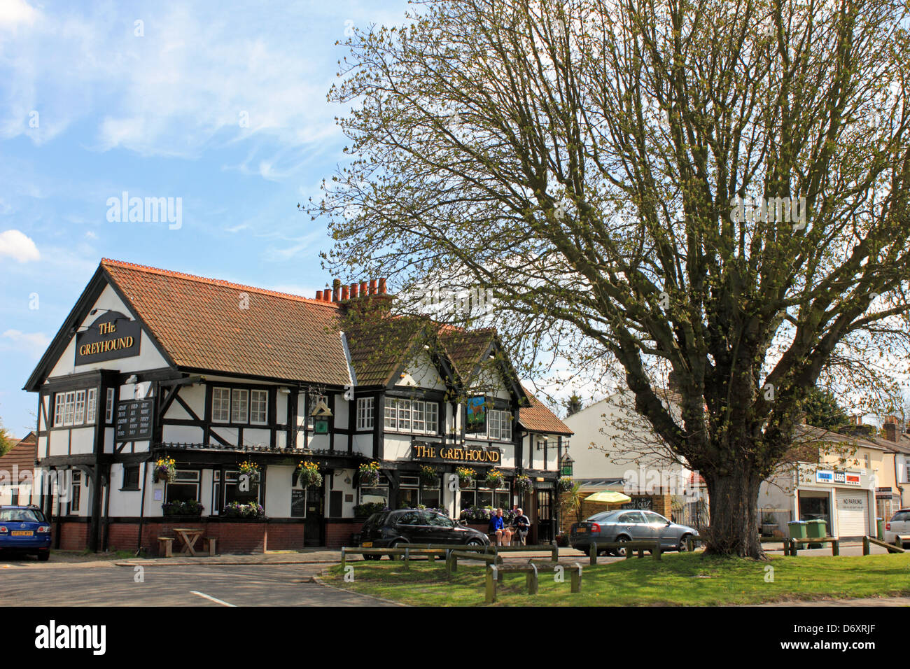 Le Greyhound pub à Weston vert, ESHER, Surrey, Angleterre, Royaume-Uni. Banque D'Images