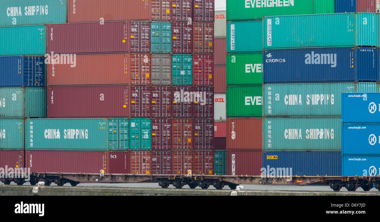 Des conteneurs au port Le Havre, Seine Maritime, France Banque D'Images