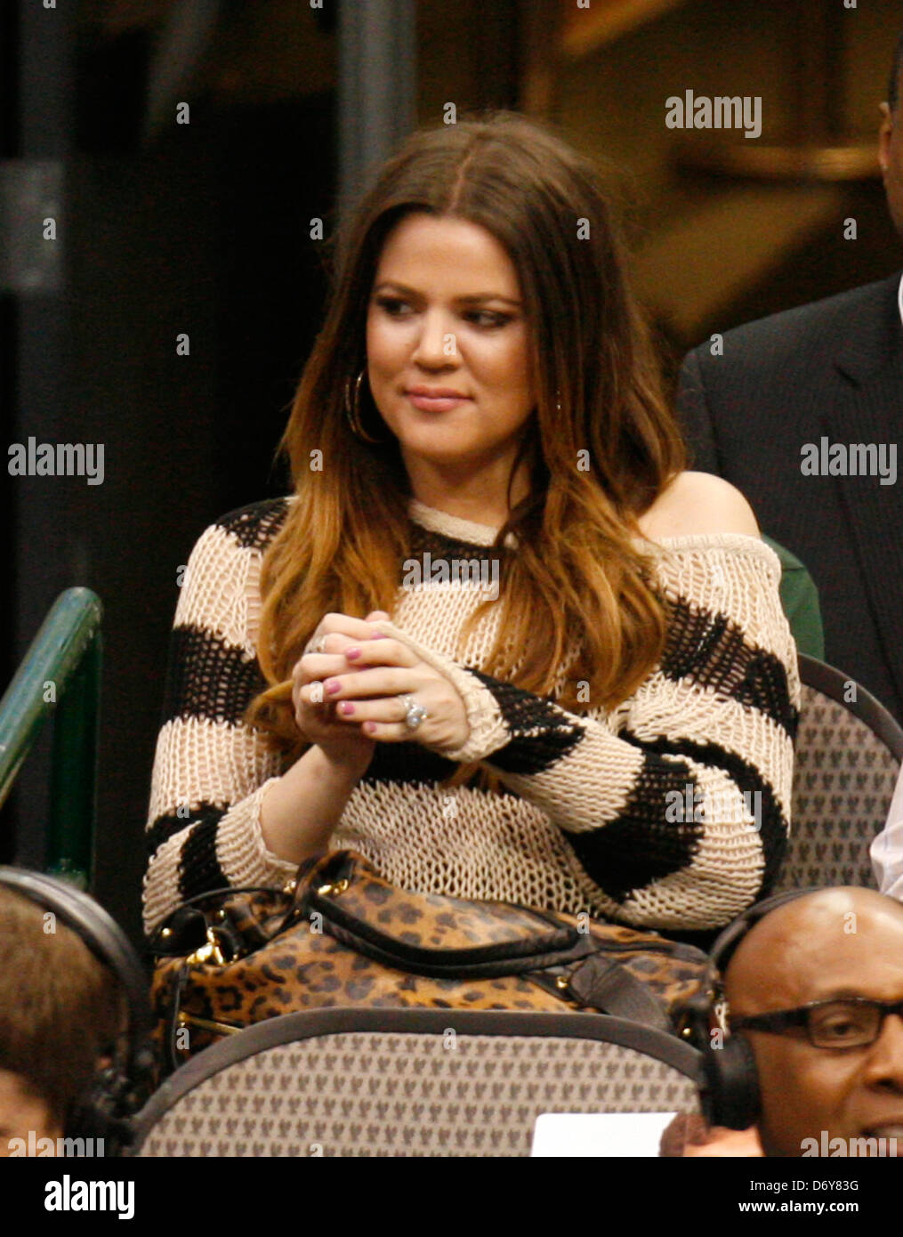 Khloe Kardashian participant à la NBA basketball match entre les Dallas Mavericks et les New York Knicks Dallas, Texas - Banque D'Images
