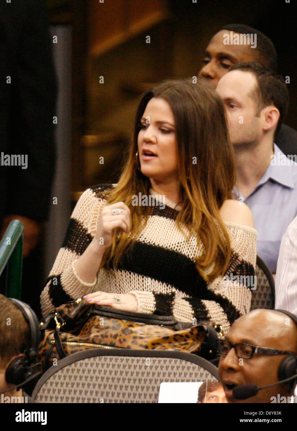Khloe Kardashian participant à la NBA basketball match entre les Dallas Mavericks et les New York Knicks Dallas, Texas - Banque D'Images