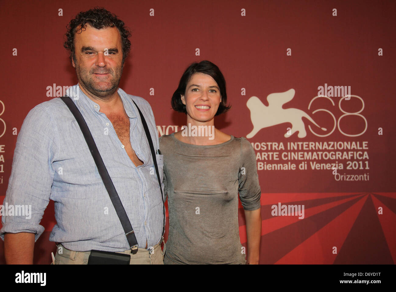 Pippo Delbono directeur et Irène Jacob Le 68e Festival du Film de Venise - Jour 7 - 'Amore Carne" - Conférence de presse Venise, Italie - Banque D'Images