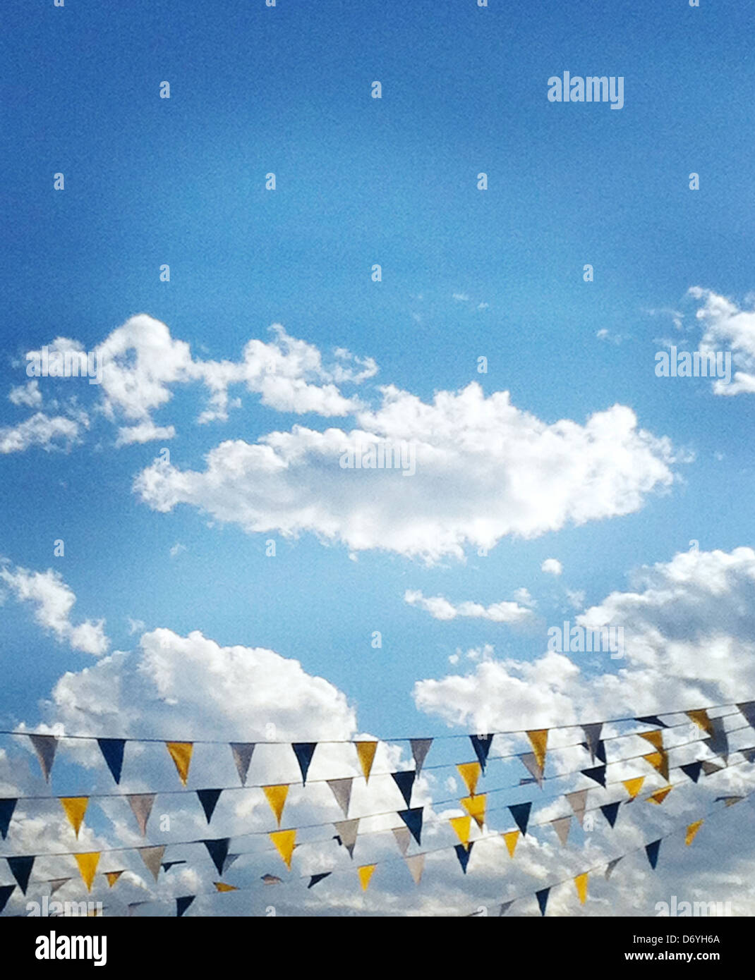 Bannière de streaming sur ciel bleu - Image de stock capturée avec un smartphone