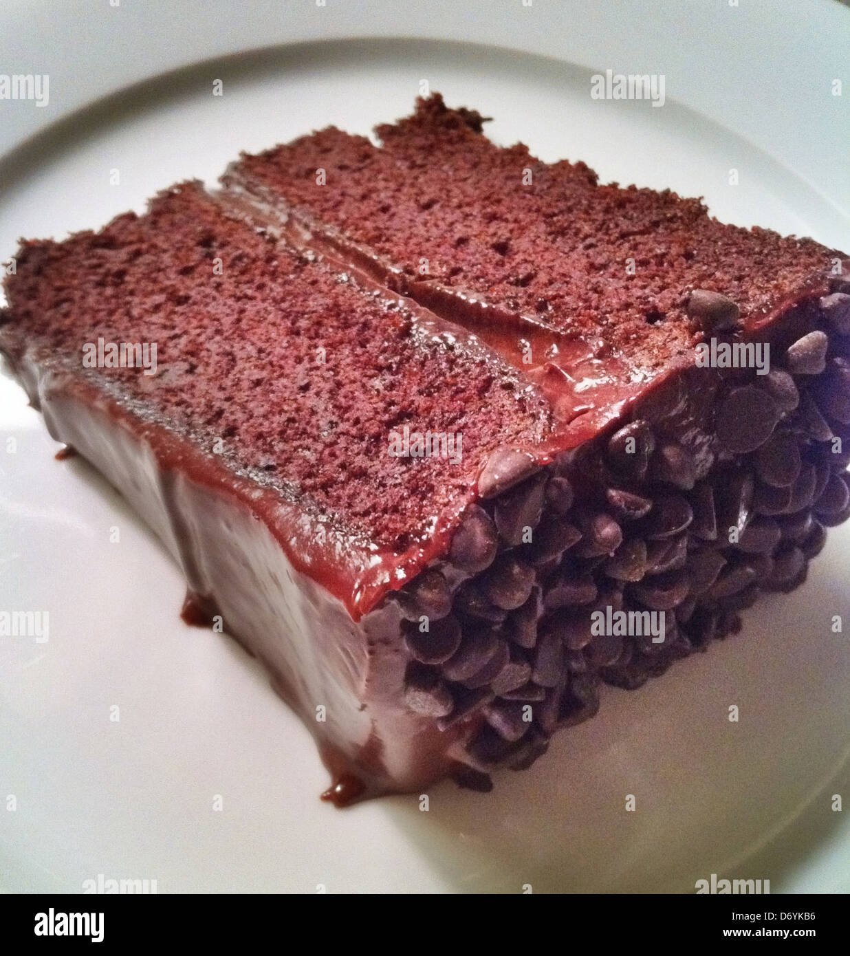 Assiette de gâteau au chocolat Banque D'Images