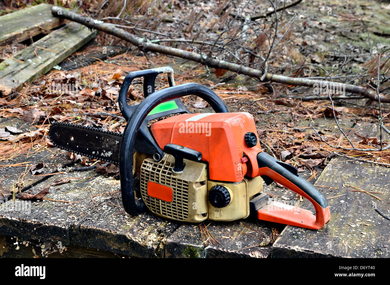 Une chaîne du gaz a vu un chantier. Banque D'Images