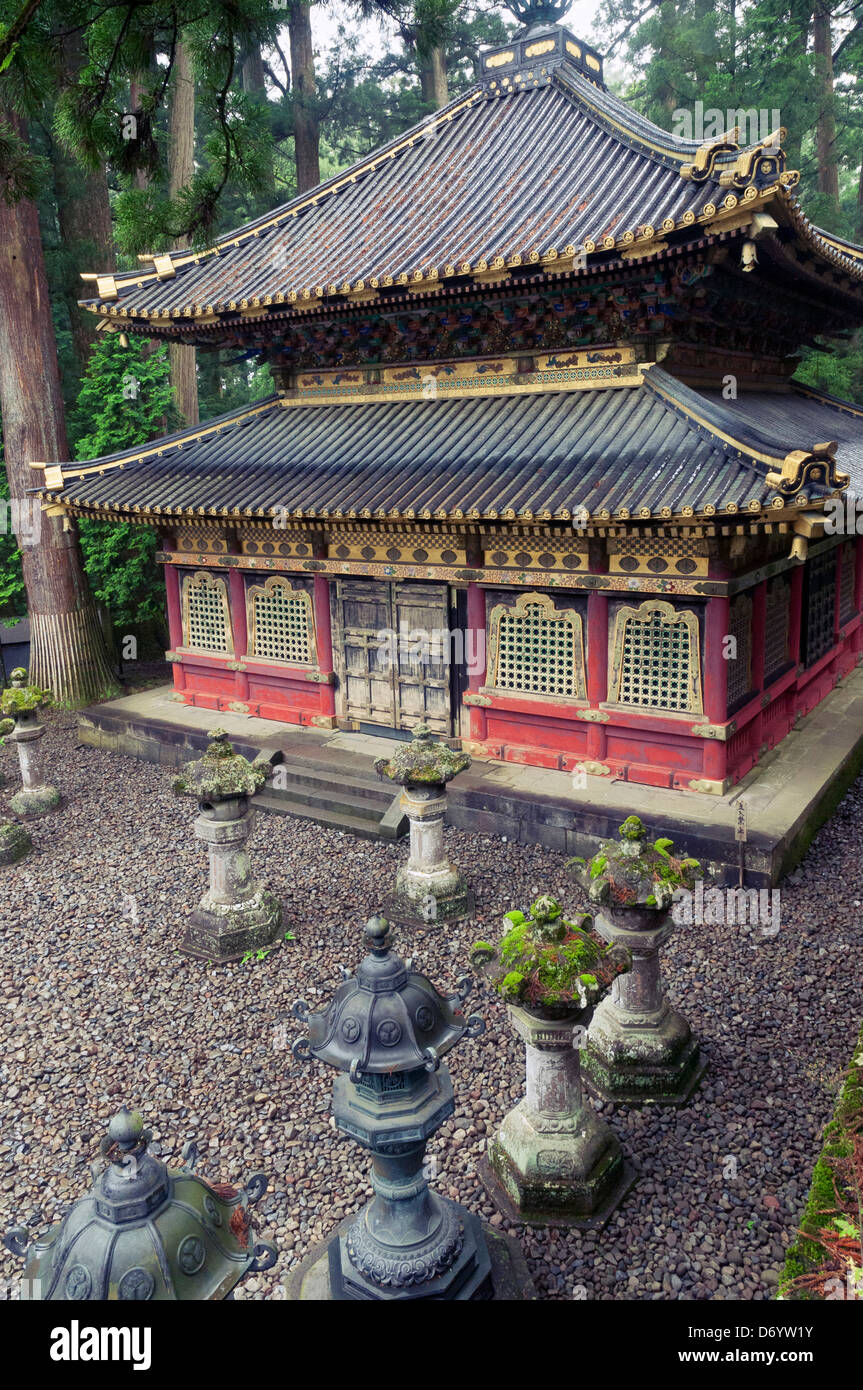 Ambiance pluvieuse humide à l'endroit de célèbre Toshogu à Nikko, Japon Banque D'Images