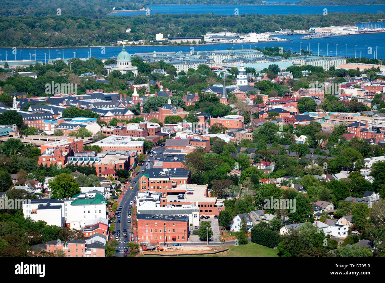 Le centre-ville avec l'Académie Navale d'Annapolis et de la baie de Chesapeake à distance Banque D'Images