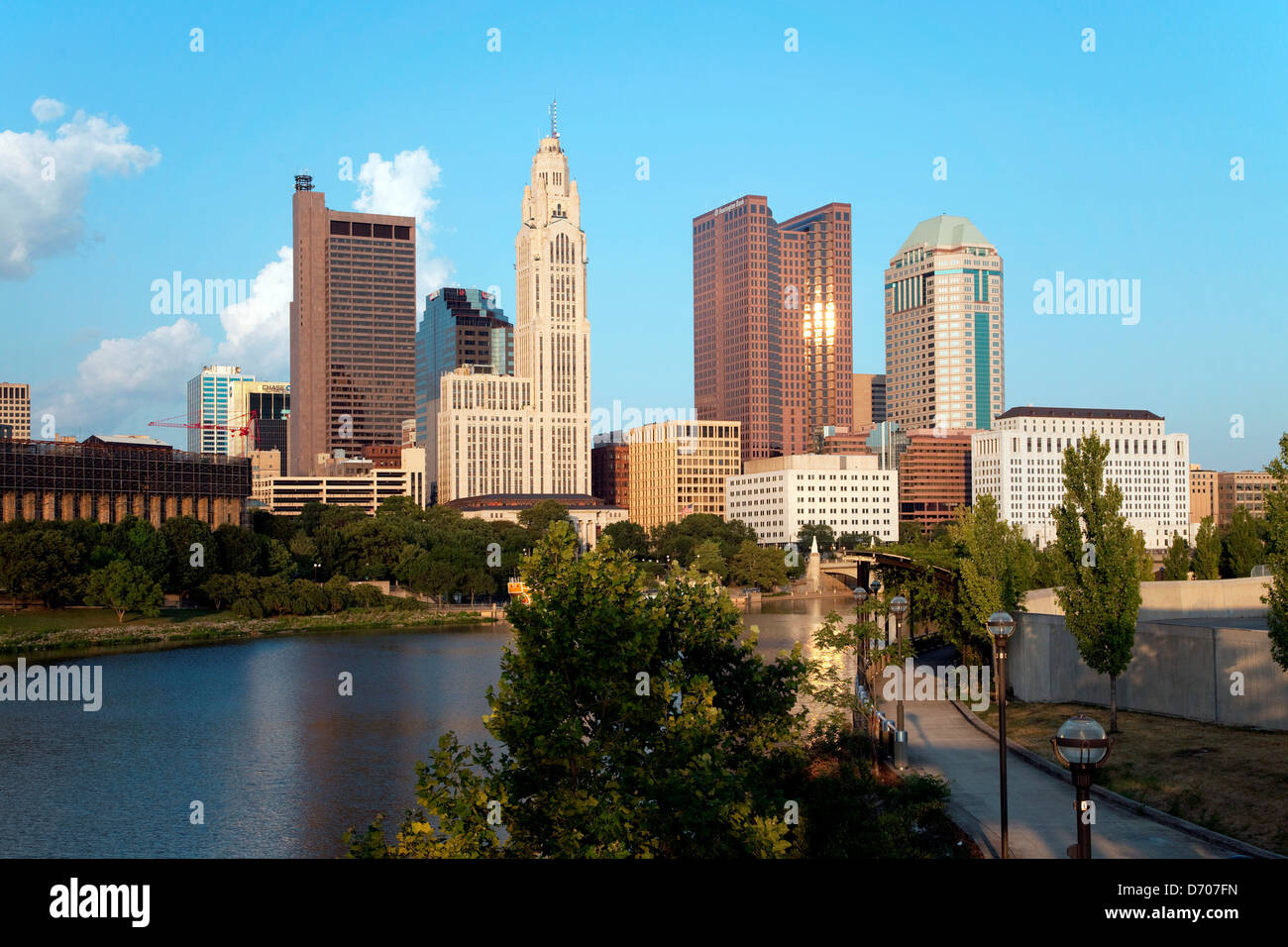 Le centre-ville de Columbus, Ohio à partir de la rivière Scioto Banque D'Images