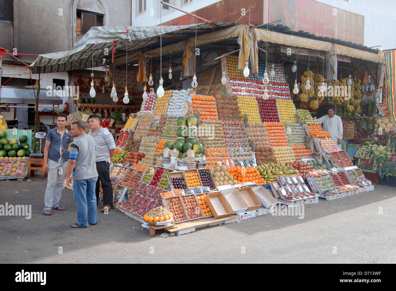 Vente de fruits sur le marché, du Vieux Marché, Charm el-Cheikh, péninsule du Sinaï, Égypte Banque D'Images