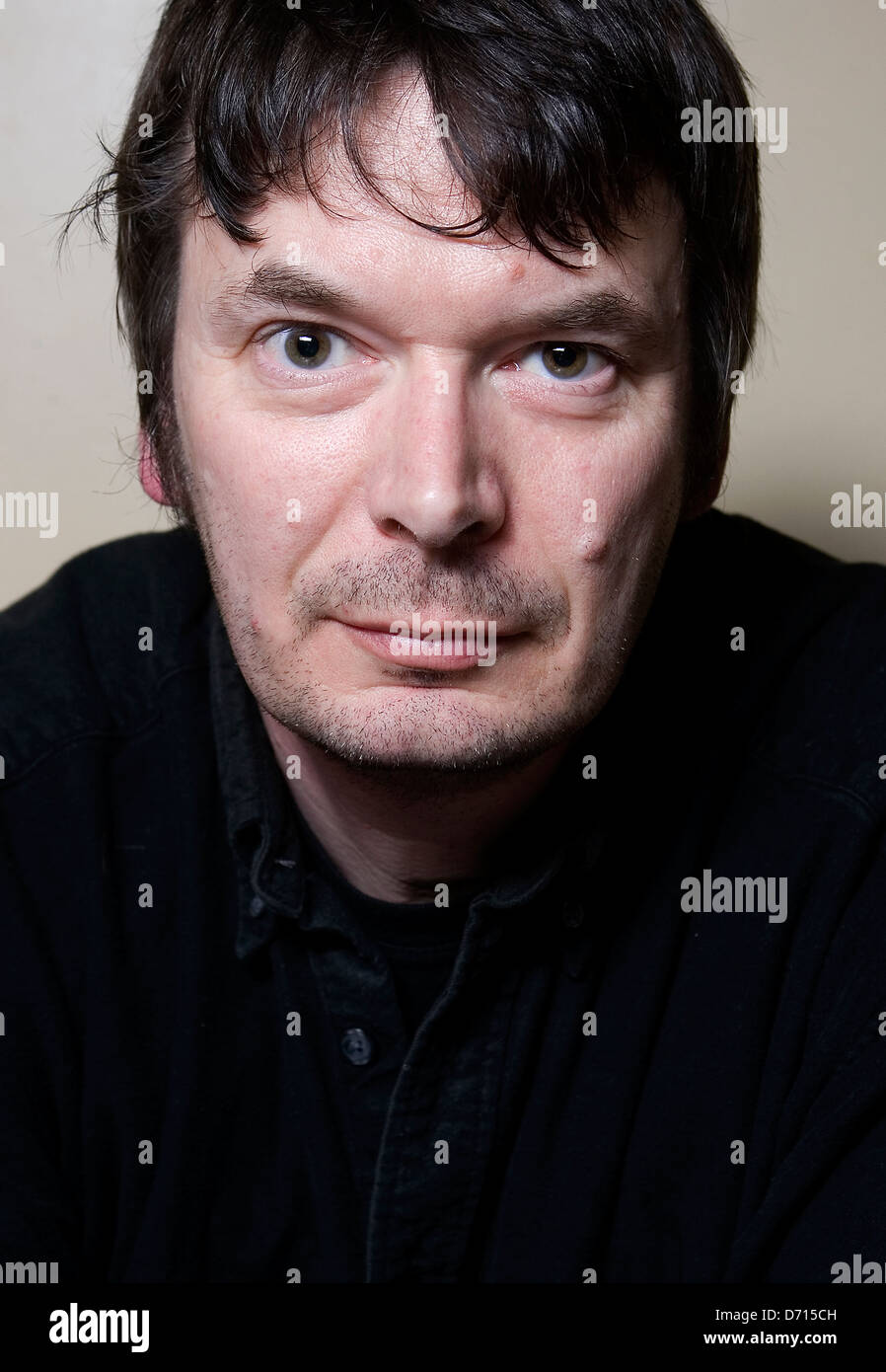 Auteur écossais Ian Rankin, à l'Oxford Bar, Édimbourg, favorisée par son personnage de l'Inspecteur John rebus. Banque D'Images