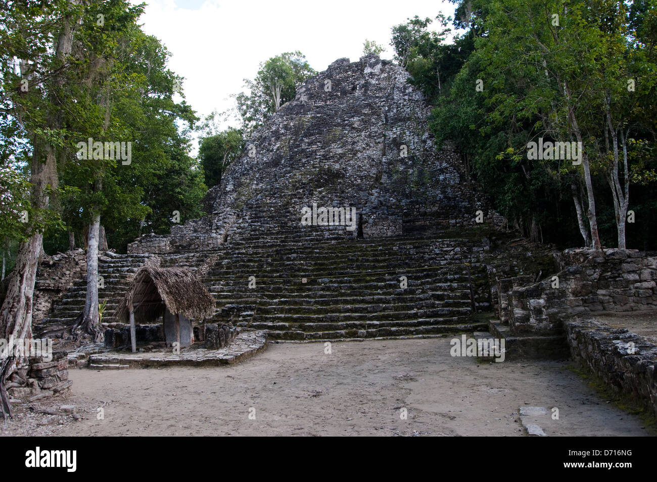 Le Mexique, péninsule du Yucatan, près de Cancun, ruines Maya de Coba, Groupe de Cobá débit se situe généralement entre 300 et 600 Ad, pyramide La Iglesia Banque D'Images