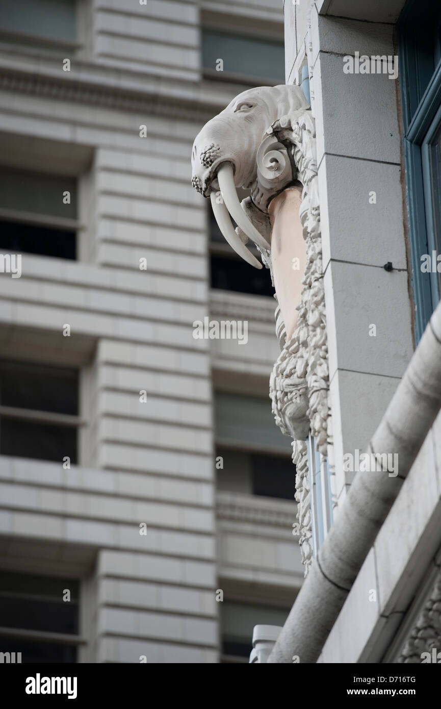 Usa, l'État de Washington, Seattle, bâtiment de l'Arctique (Hôtel Hilton), détail d'architecture avec têtes de morse Banque D'Images