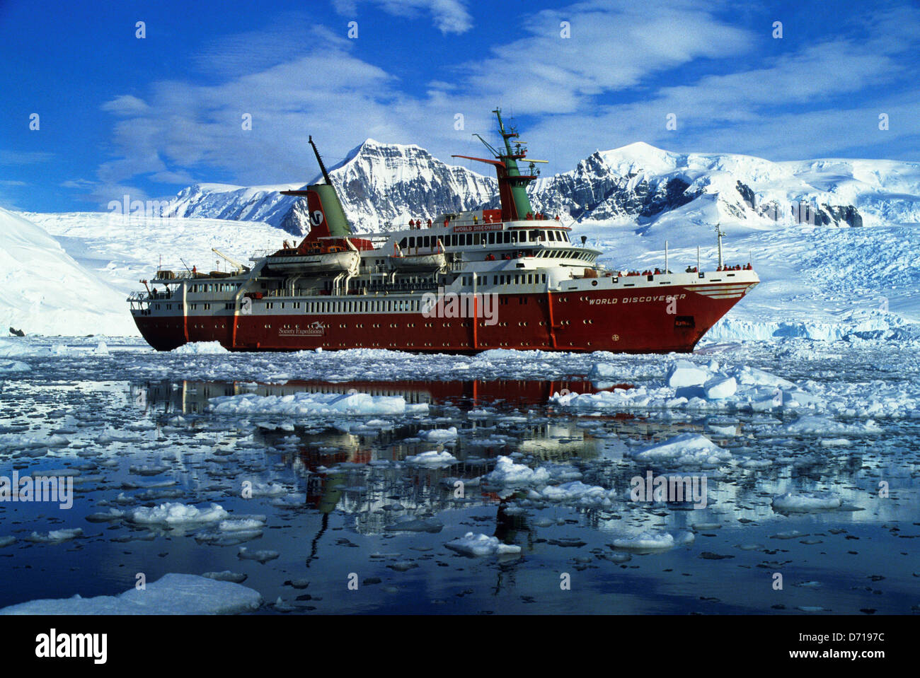 L'antarctique, Canal Lemaire, découvreur du monde des navires de croisière Banque D'Images