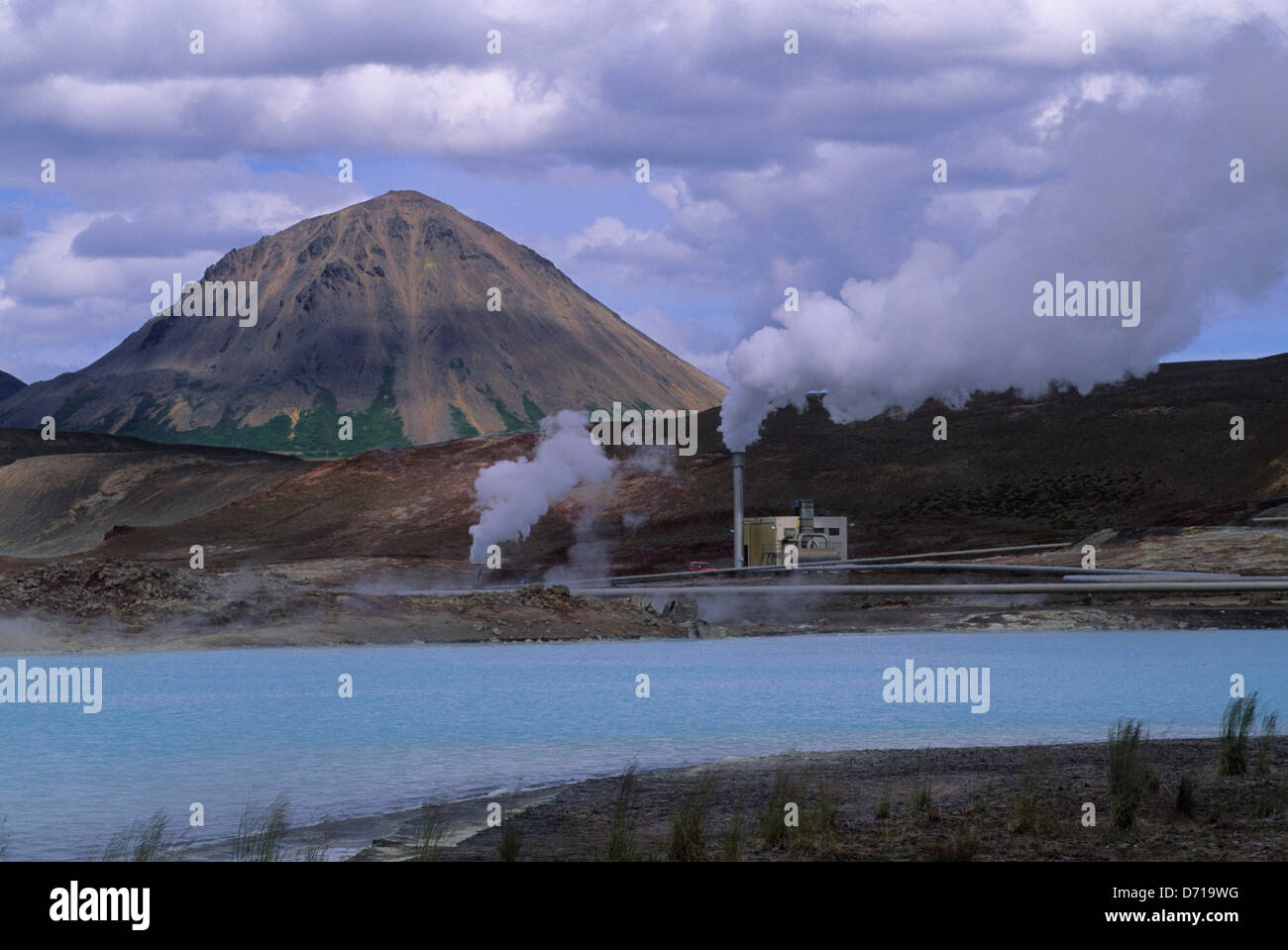 L'Islande, région du lac Myvatn, lagune volcanique, alimenté par de la vapeur d'usine Banque D'Images