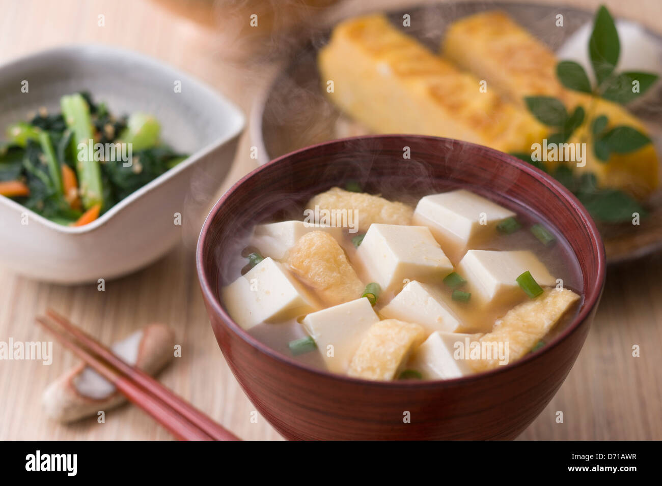 Soupe miso au tofu et Aburaage Banque D'Images