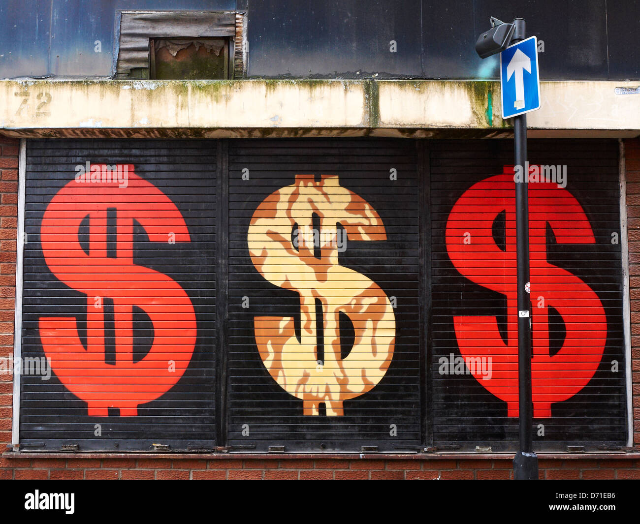 Dollar américain graffiti sur shutter à Manchester UK Banque D'Images