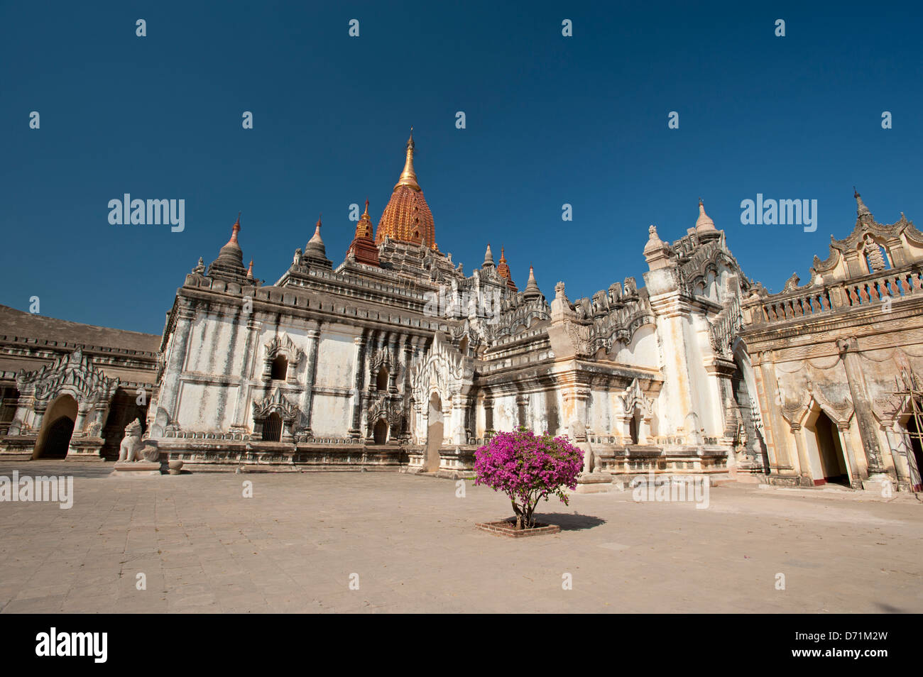 La cour de la Pagode Ananda Bagan Myanmar (Birmanie) Banque D'Images