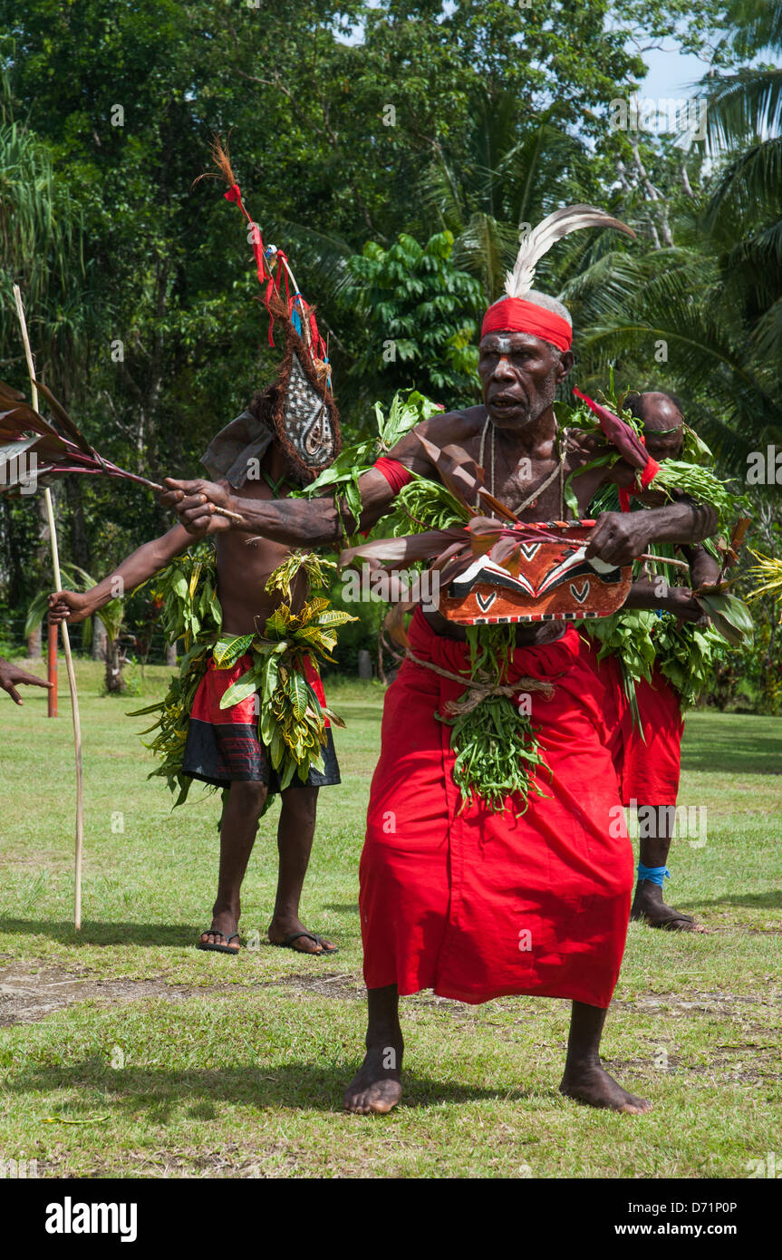 Bienvenue mélanésien danse exécutée en Nouvelle Irlande, Papouasie Nouvelle Guinée Banque D'Images