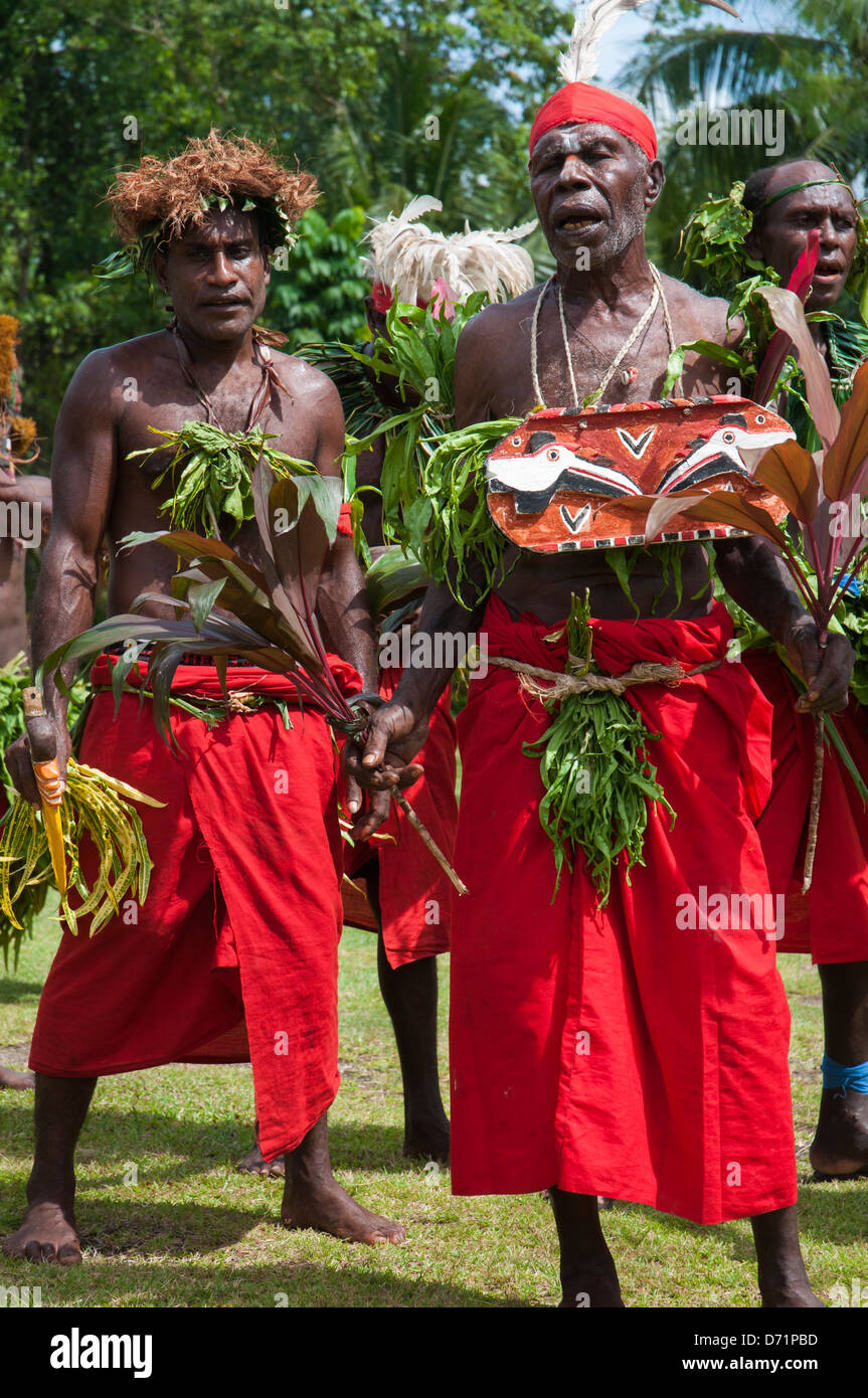 Bienvenue mélanésien danse exécutée en Nouvelle Irlande, la Papouasie-Nouvelle-Guinée. Banque D'Images