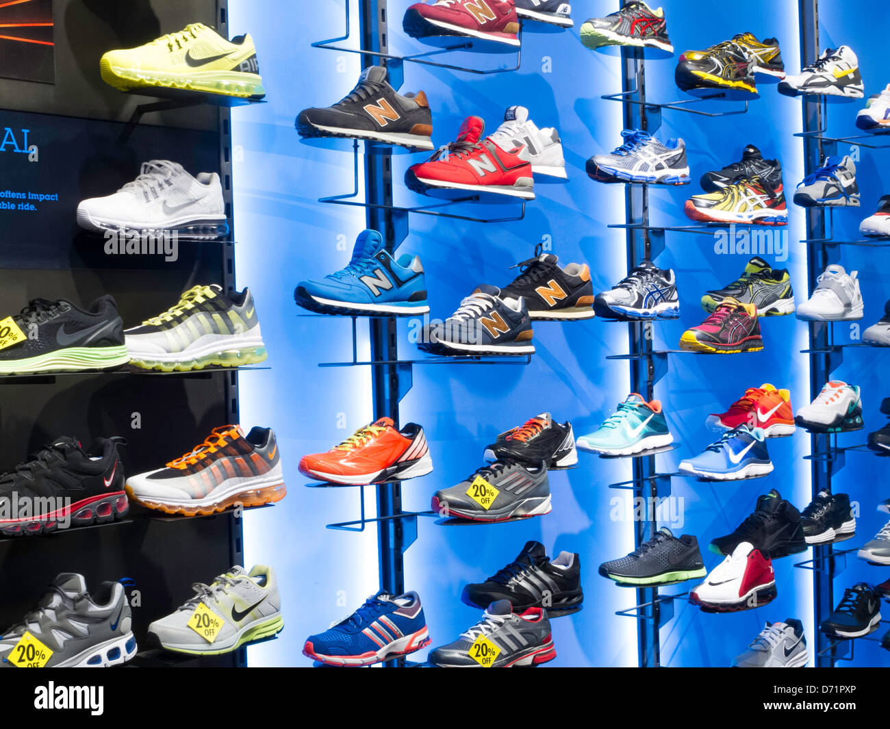 Athletic shoes store usa Banque de photographies et d'images à haute  résolution - Alamy