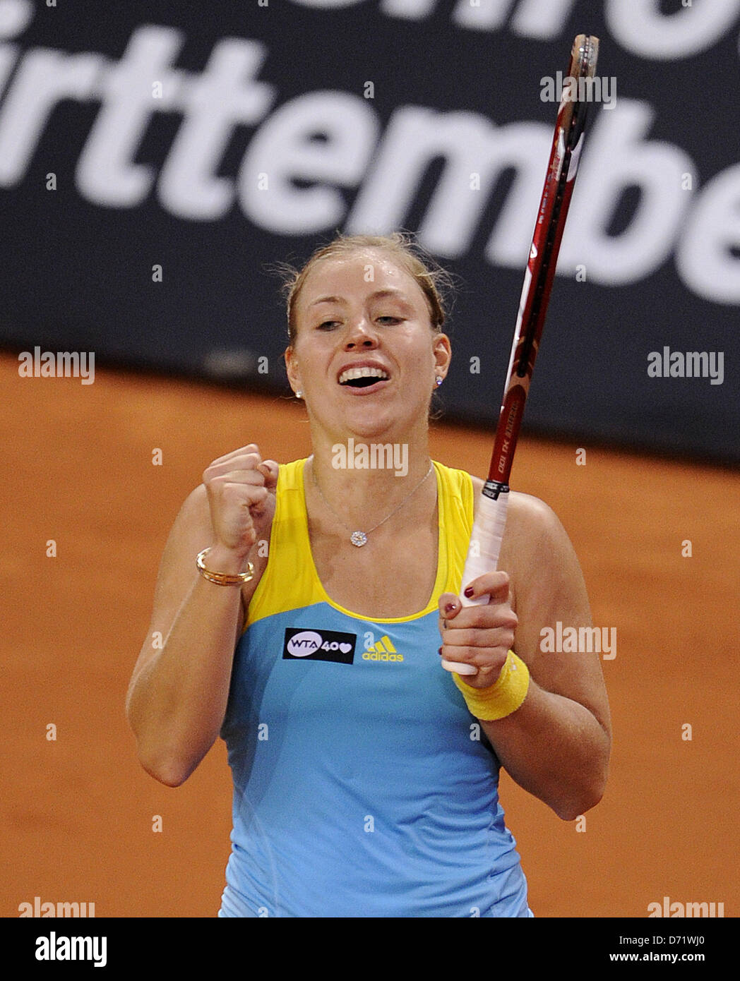 Angelique Kerber l'Allemagne réagit fater un moment donné au cours de match quart contre le Kazakhstan's Shvedova au Grand Prix de tennis WTA Porsche à Stuttgart, Allemagne, 26 avril 2013. Photo : DANIEL MAURER Banque D'Images