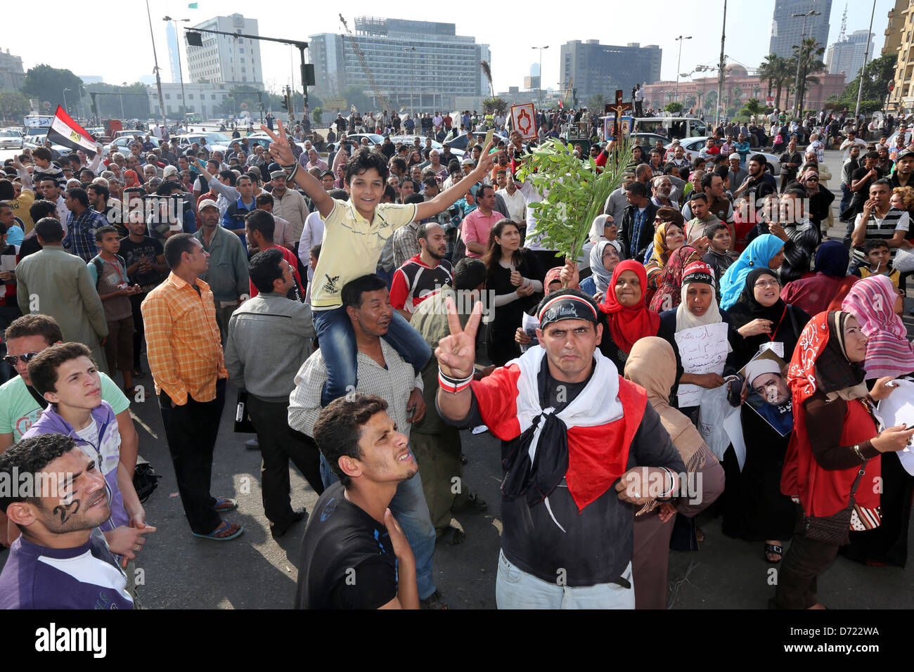 Chrétiens et musulmans pacifiques grand rassemblement sur la place Tahrir, Le Caire, Egypte Banque D'Images